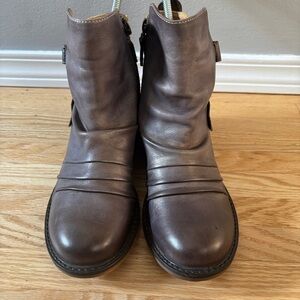 Maciejka Viva La Vida Leather Ankle Boots Booties Strap Detail